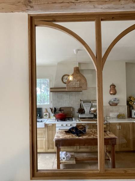 detail verriere bois massif arrondi fabrication artisanale Merindol Luberon